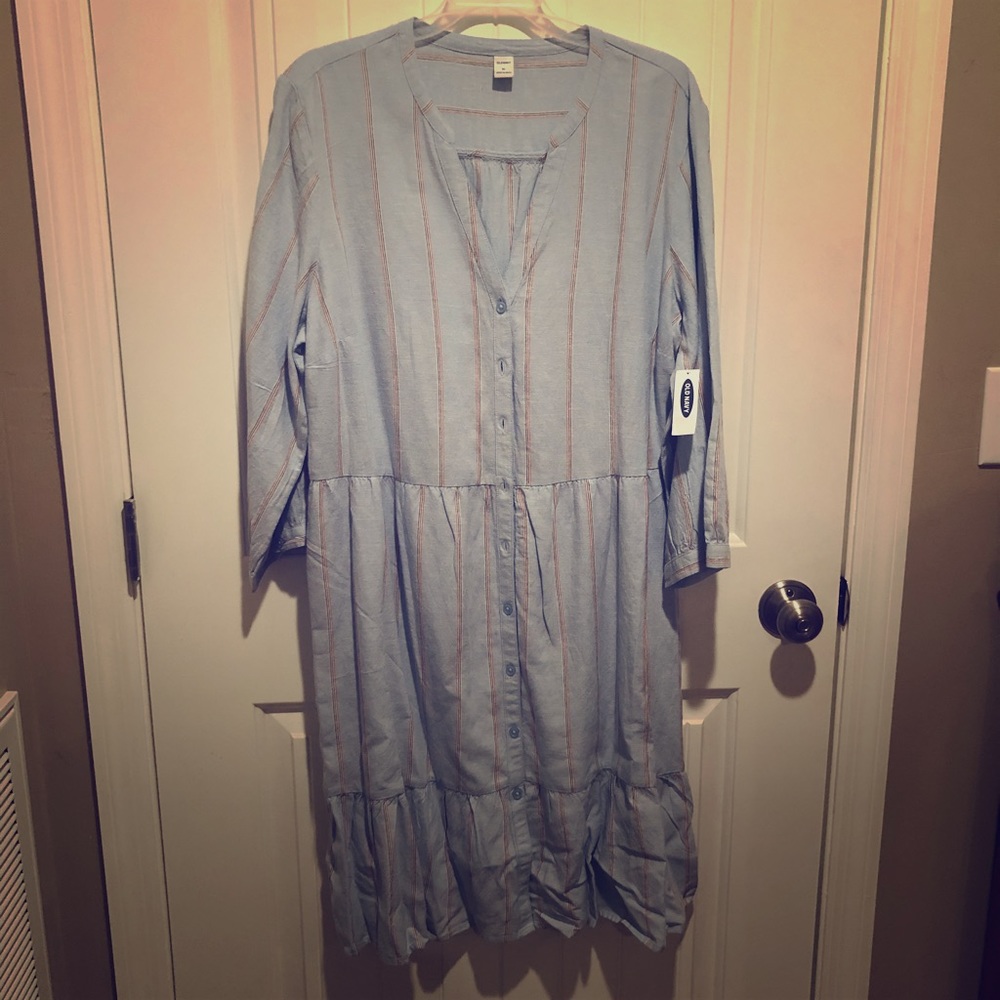 Old Navy button up dress with ruffled bottom. NWT